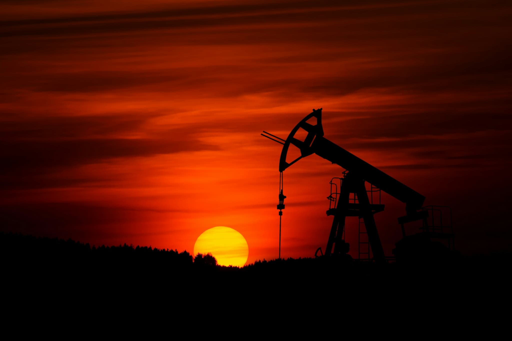 Oil refinery with API 6D compliant valves for upstream, midstream, and downstream operations